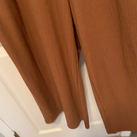 2 Womens Pant Dresses. Super cute. 1 has tags and the other is new without tags. - Picture 2 of 9